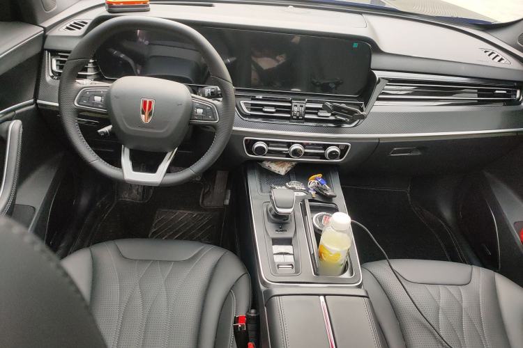 Used Hongqi HS5 2026 Model 2.0T Two-Wheel Drive Xuan Ying Edition Center Console