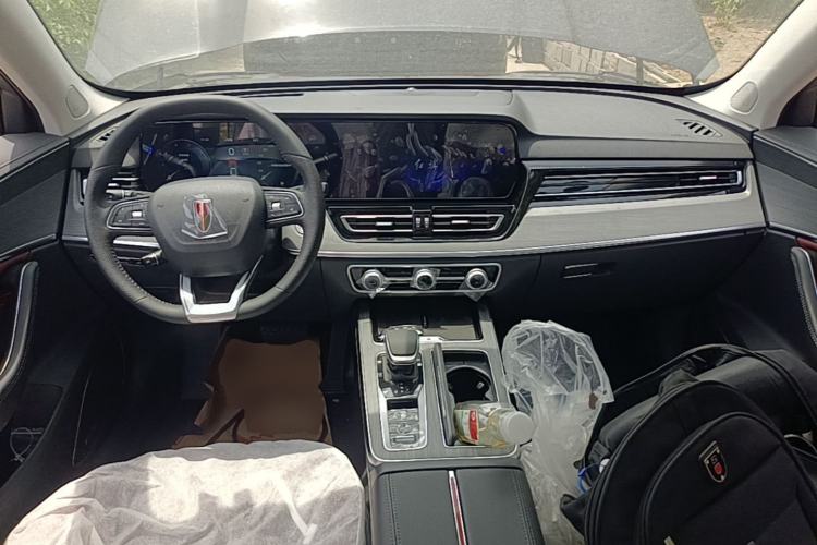 Used Hongqi HS5 2026 Model 2.0T Two-Wheel Drive Qi Xiang Pro Edition Center Console