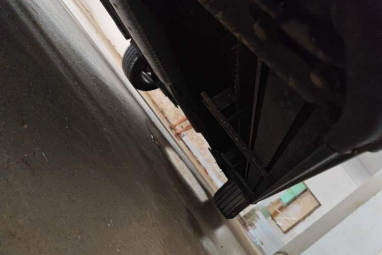 Used Hongqi HS5 2026 Model 2.0T Two-Wheel Drive Qi Xiang Pro Edition Chassis Front Left