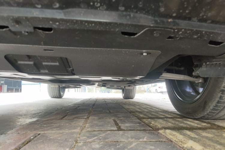 Used Hongqi HS5 2026 Model 2.0T Two-Wheel Drive Xuan Ying Edition Chassis Front