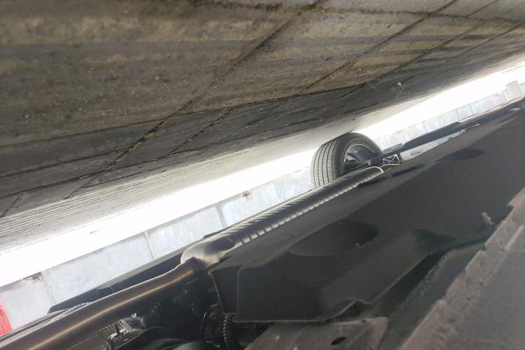 Used Hongqi HS5 2026 Model 2.0T Two-Wheel Drive Xuan Ying Edition Chassis Rear Left