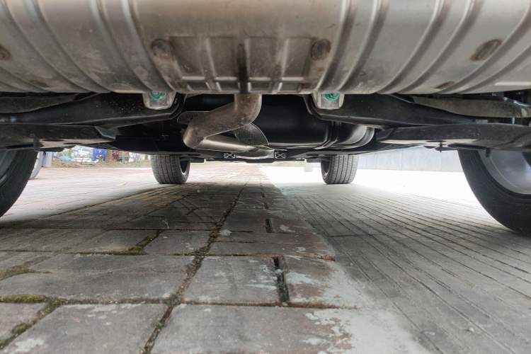 Used Hongqi HS5 2026 Model 2.0T Two-Wheel Drive Xuan Ying Edition Chassis Rear