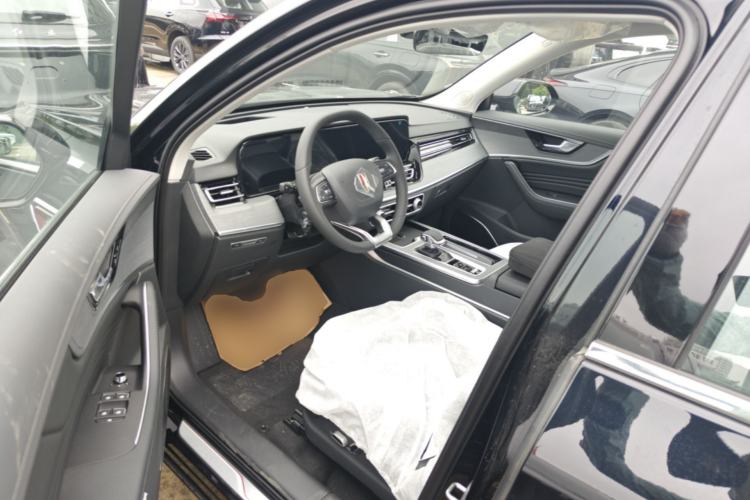 Used Hongqi HS5 2026 Model 2.0T Two-Wheel Drive Qi Xiang Pro Edition Driver Seat