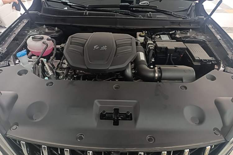 Used Hongqi HS5 2026 Model 2.0T Two-Wheel Drive Qi Xiang Pro Edition Engine Bay