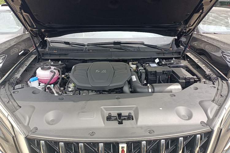 Used Hongqi HS5 2026 Model 2.0T Two-Wheel Drive Qi Xiang Pro Edition Engine Bay