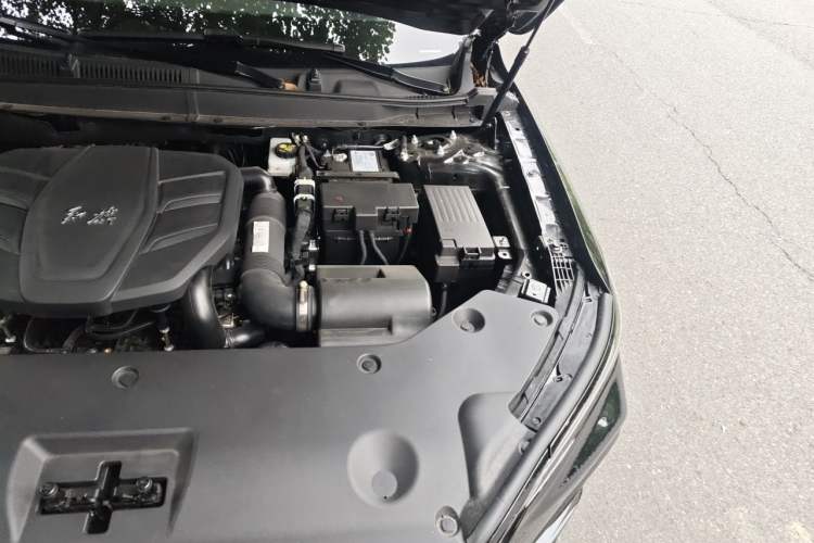 Used Hongqi HS5 2026 Model 2.0T Two-Wheel Drive Xuan Ying Edition Engine Bay Left