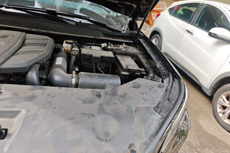 Used Hongqi HS5 2026 Model 2.0T Two-Wheel Drive Xuan Ying Edition Engine Bay Left