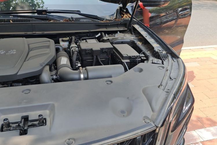 Used Hongqi HS5 2026 Model 2.0T Two-Wheel Drive Xuan Ying Edition Engine Bay Left