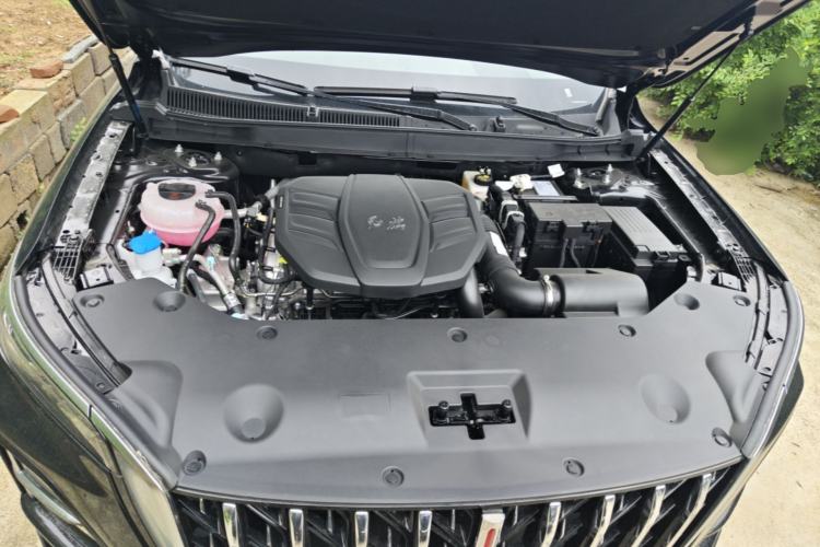 Used Hongqi HS5 2026 Model 2.0T Two-Wheel Drive Qi Xiang Pro Edition Engine Bay
