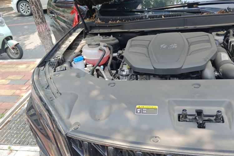 Used Hongqi HS5 2026 Model 2.0T Two-Wheel Drive Xuan Ying Edition Engine Bay Right