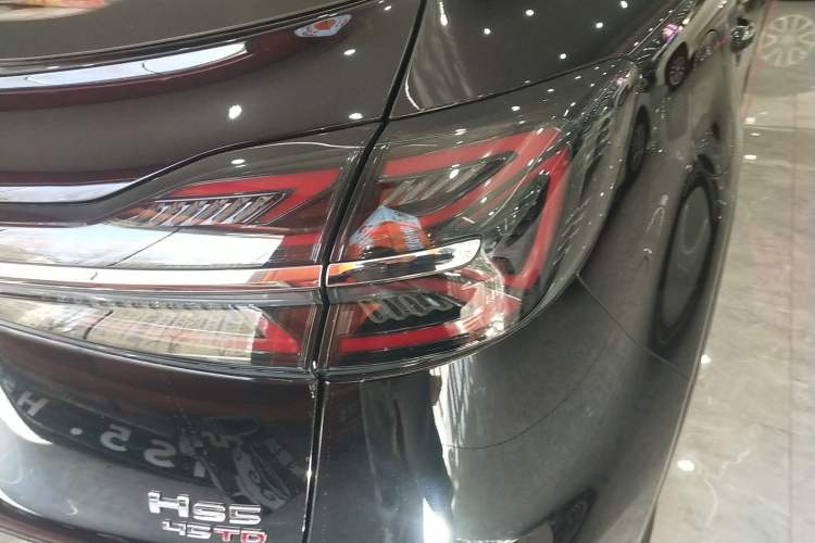 Used Hongqi HS5 2026 Model 2.0T Four-Wheel Drive Qi Xiang Pro Edition Exterior 3