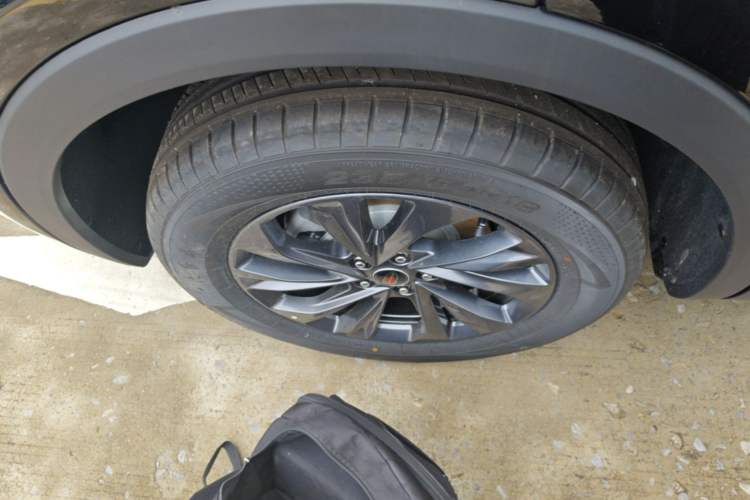 Used Hongqi HS5 2026 Model 2.0T Two-Wheel Drive Qi Xiang Pro Edition Exterior 5