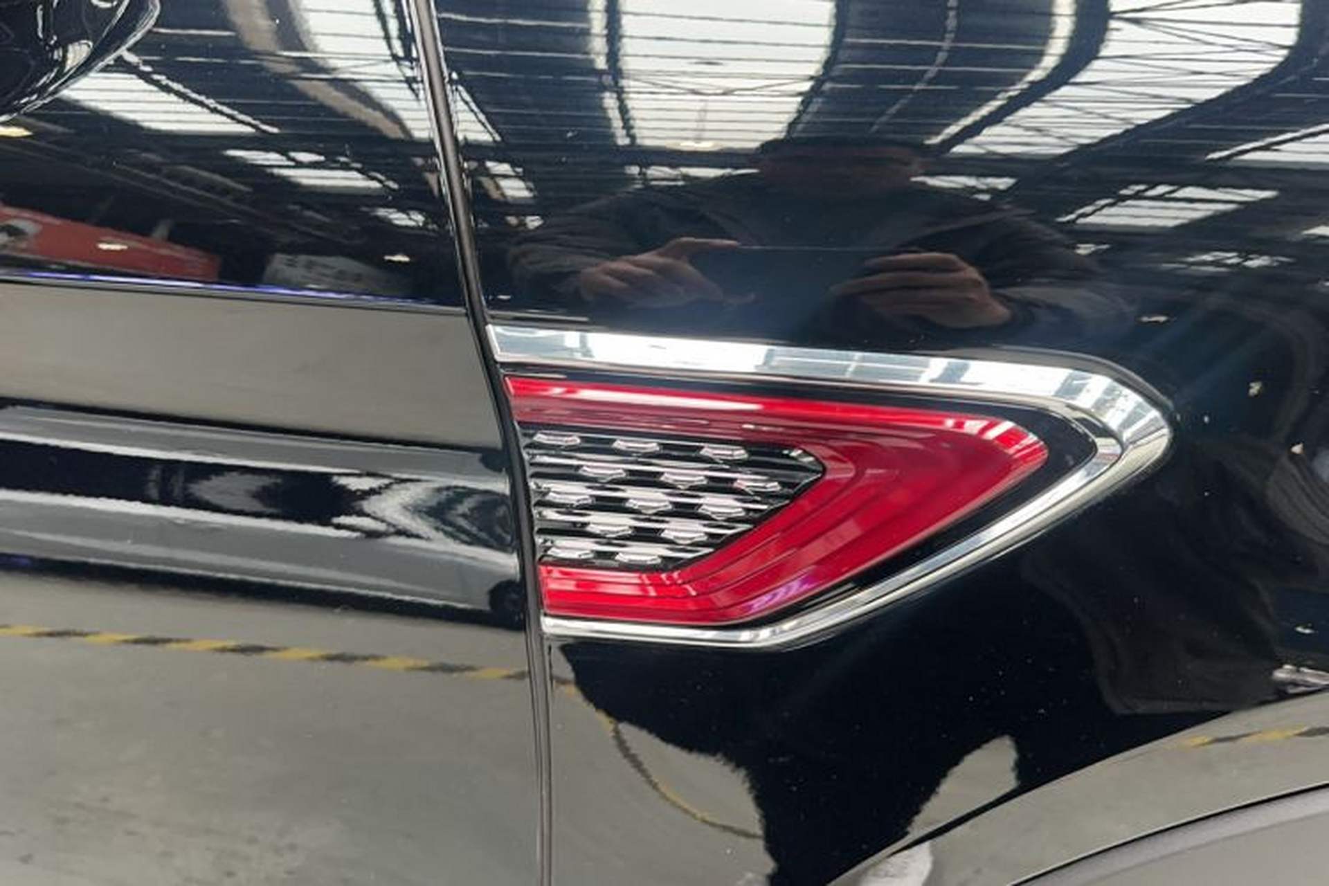 Used Hongqi HS5 2026 Model 2.0T Two-Wheel Drive Qi Xiang Pro Edition Exterior 7