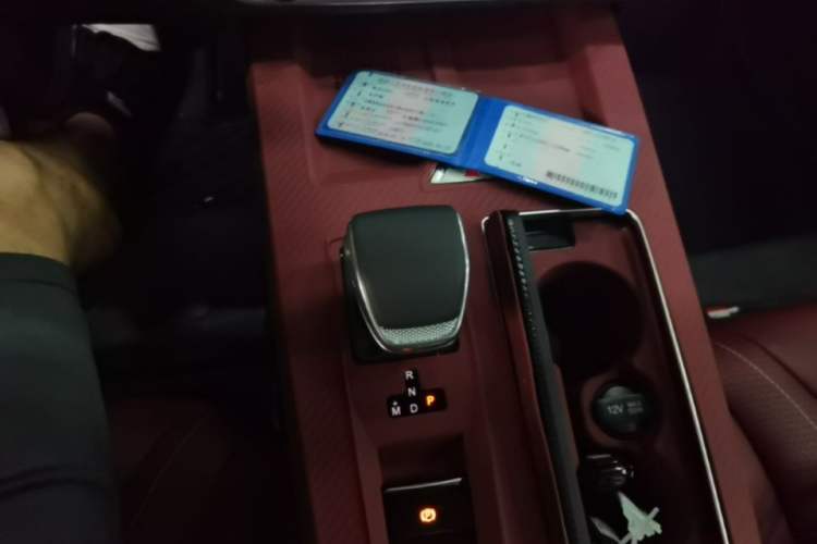 Used Hongqi HS5 2026 Model 2.0T Two-Wheel Drive Xuan Ying Edition Gear Lever