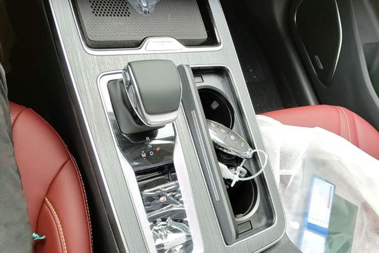 Used Hongqi HS5 2026 Model 2.0T Two-Wheel Drive Qi Xiang Pro Edition Gear Lever