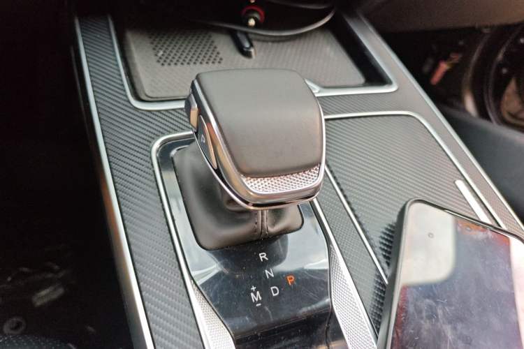 Used Hongqi HS5 2026 Model 2.0T Two-Wheel Drive Xuan Ying Edition Gear Lever