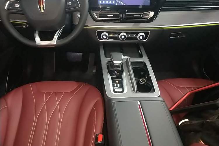 Used Hongqi HS5 2026 Model 2.0T Two-Wheel Drive Qi Xiang Pro Edition Gear Lever