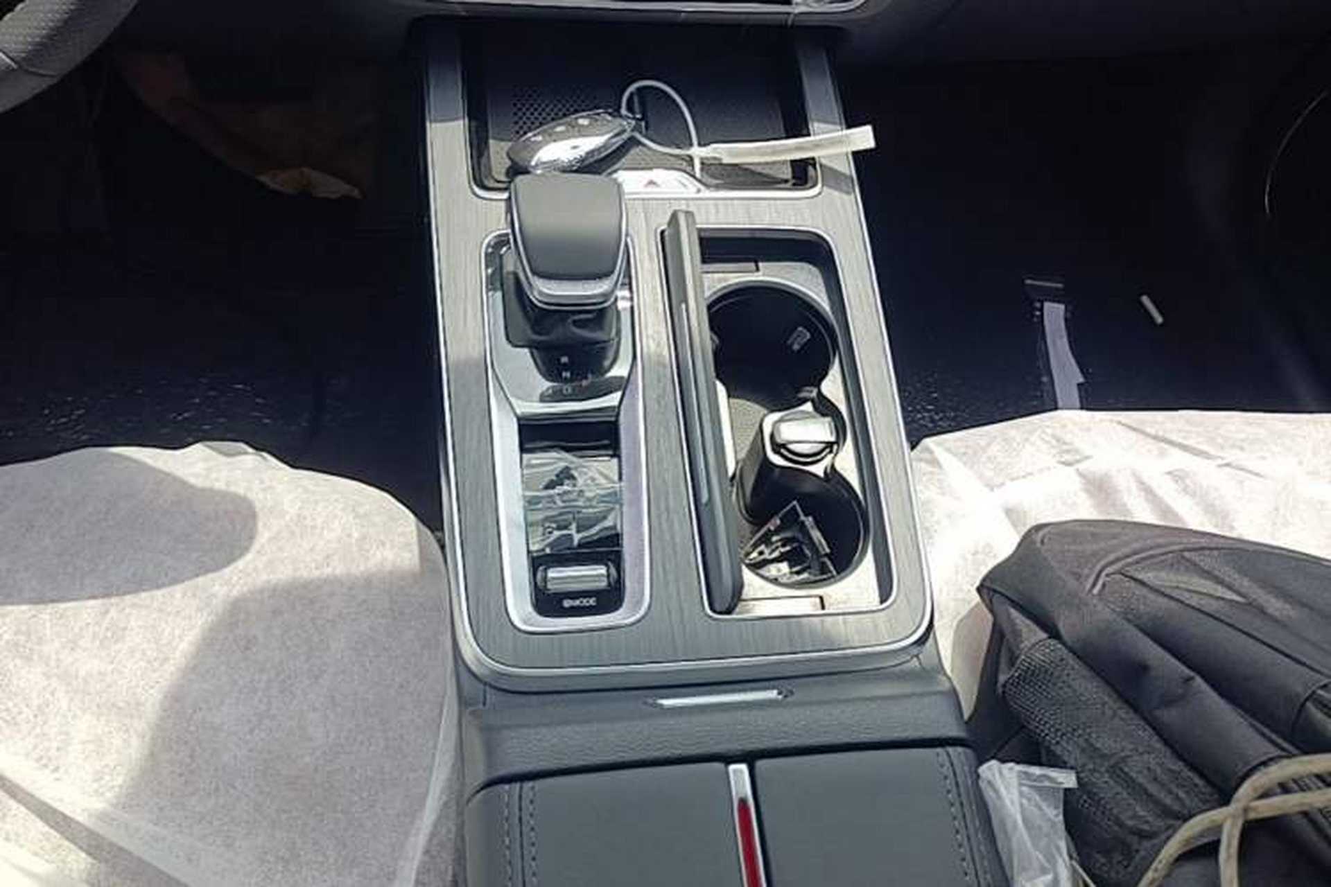 Used Hongqi HS5 2026 Model 2.0T Two-Wheel Drive Qi Xiang Pro Edition Gear Lever