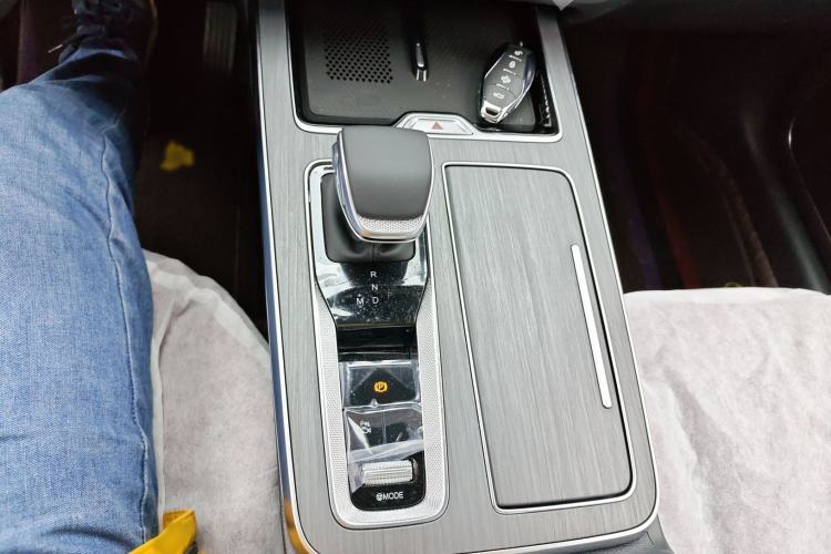 Used Hongqi HS5 2026 Model 2.0T Two-Wheel Drive Qi Xiang Pro Edition Gear Lever
