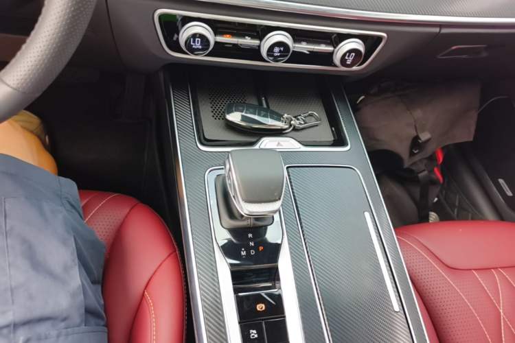 Used Hongqi HS5 2026 Model 2.0T Two-Wheel Drive Xuan Ying Edition Gear Lever