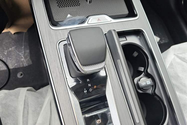 Used Hongqi HS5 2026 Model 2.0T Two-Wheel Drive Qi Xiang Pro Edition Gear Lever
