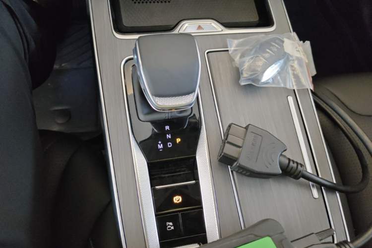 Used Hongqi HS5 2026 Model 2.0T Two-Wheel Drive Qi Xiang Pro Edition Gear Lever