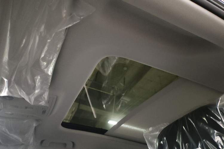 Used Hongqi HS5 2026 Model 2.0T Two-Wheel Drive Qi Yun Pro Edition Headliner