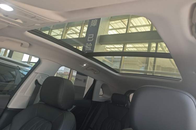 Used Hongqi HS5 2026 Model 2.0T Two-Wheel Drive Qi Yun Pro Edition Headliner