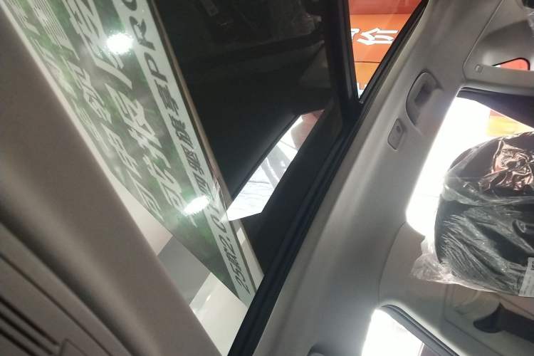 Used Hongqi HS5 2026 Model 2.0T Four-Wheel Drive Qi Xiang Pro Edition Headliner