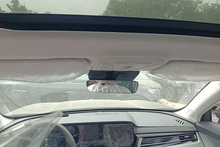 Used Hongqi HS5 2026 Model 2.0T Two-Wheel Drive Qi Xiang Pro Edition Headliner