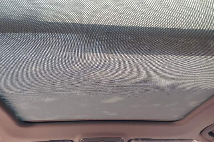 Used Hongqi HS5 2026 Model 2.0T Two-Wheel Drive Xuan Ying Edition Headliner
