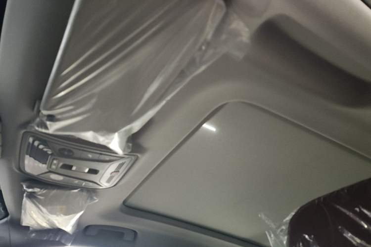 Used Hongqi HS5 2026 Model 2.0T Two-Wheel Drive Qi Yun Pro Edition Headliner
