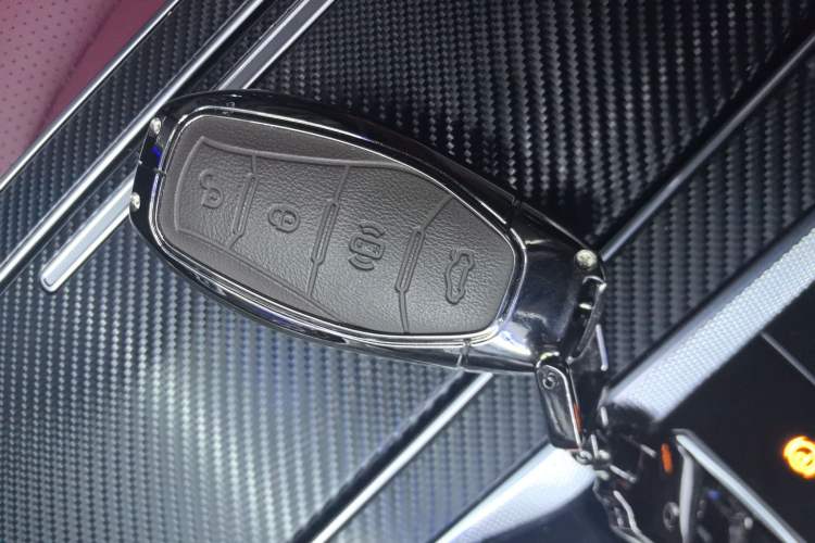 Used Hongqi HS5 2026 Model 2.0T Two-Wheel Drive Xuan Ying Edition Interior 1