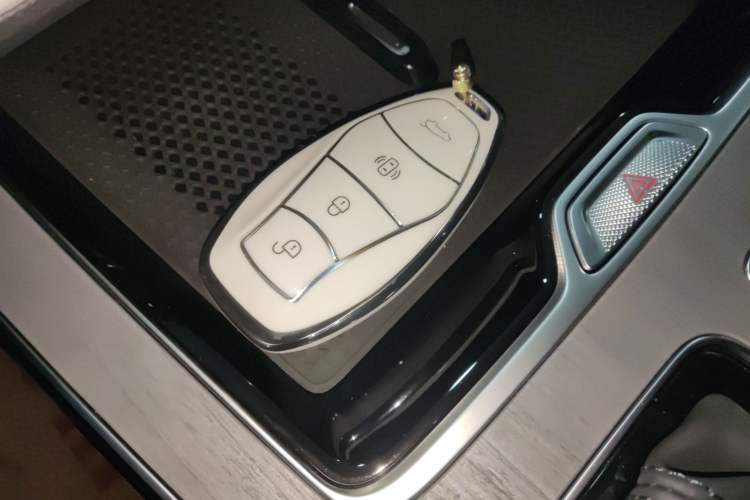 Used Hongqi HS5 2026 Model 2.0T Two-Wheel Drive Qi Xiang Pro Edition Interior 1