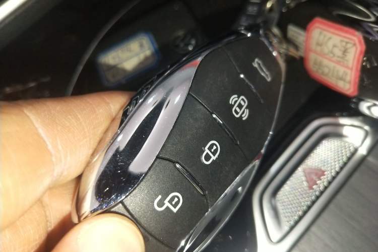 Used Hongqi HS5 2026 Model 2.0T Four-Wheel Drive Qi Xiang Pro Edition Interior 1