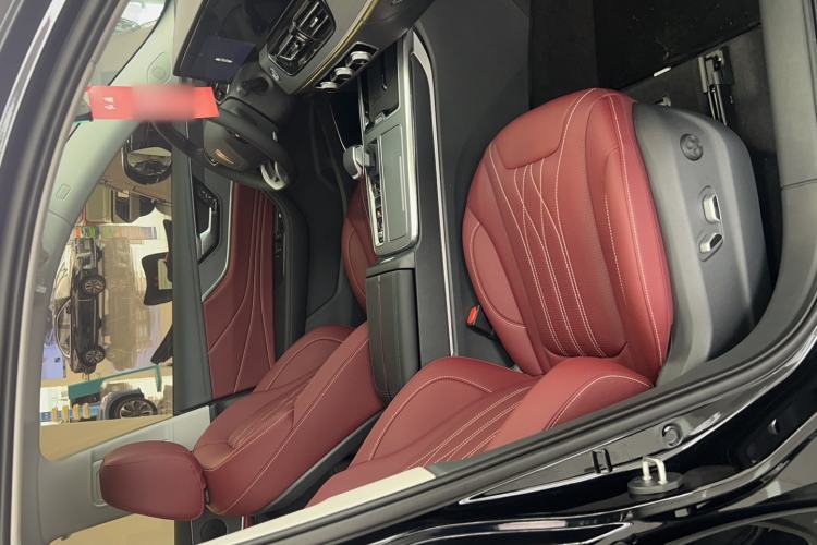 Used Hongqi HS5 2026 Model 2.0T Two-Wheel Drive Qi Xiang Pro Edition Interior 1