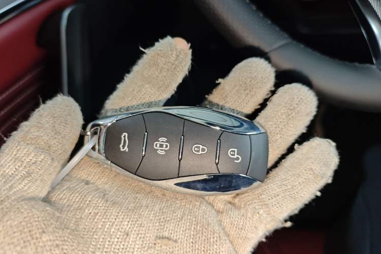 Used Hongqi HS5 2026 Model 2.0T Two-Wheel Drive Qi Yun Pro Edition Interior 1