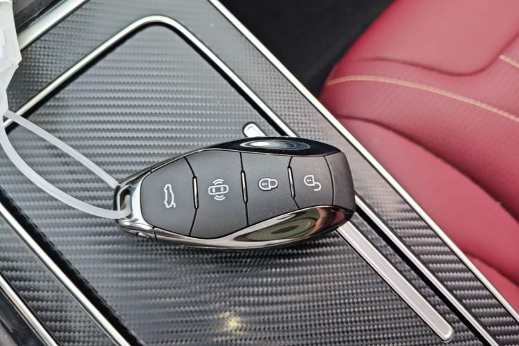 Used Hongqi HS5 2026 Model 2.0T Two-Wheel Drive Xuan Ying Edition Interior 1