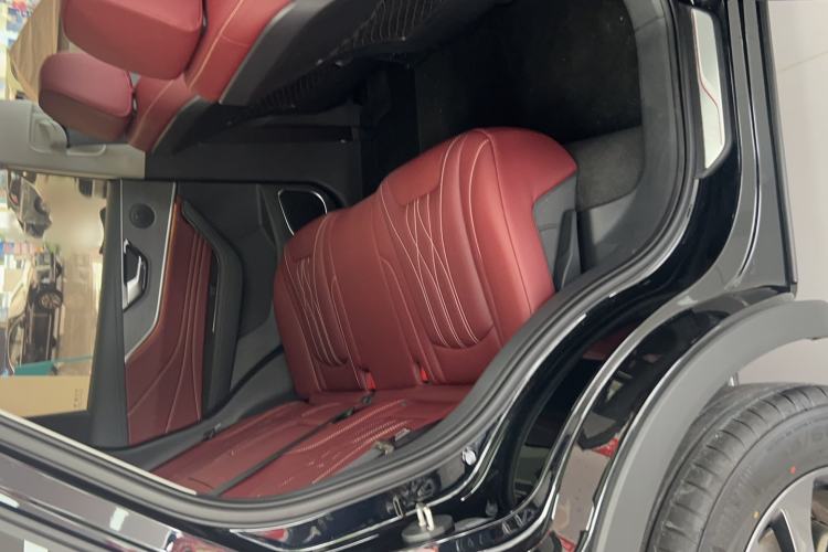 Used Hongqi HS5 2026 Model 2.0T Two-Wheel Drive Qi Xiang Pro Edition Interior 2