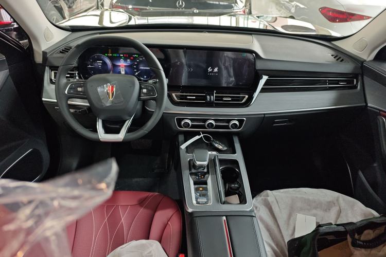 Used Hongqi HS5 2026 Model 2.0T Two-Wheel Drive Qi Yun Pro Edition Interior 2