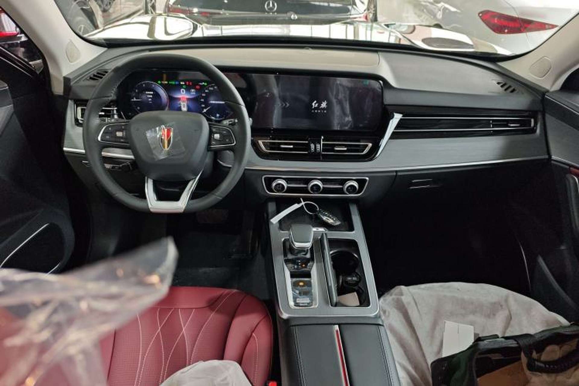 Used Hongqi HS5 2026 Model 2.0T Two-Wheel Drive Qi Yun Pro Edition Interior 2