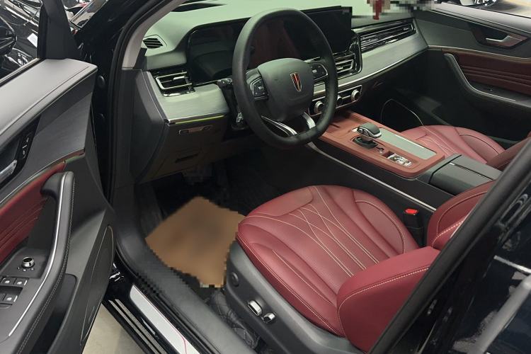 Used Hongqi HS5 2026 Model 2.0T Two-Wheel Drive Qi Xiang Pro Edition Interior 2