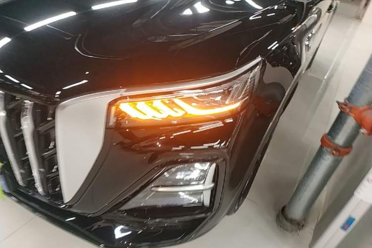 Used Hongqi HS5 2026 Model 2.0T Two-Wheel Drive Qi Xiang Pro Edition Left Front Headlight