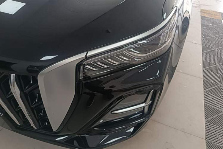 Used Hongqi HS5 2026 Model 2.0T Two-Wheel Drive Qi Xiang Pro Edition Left Front Headlight