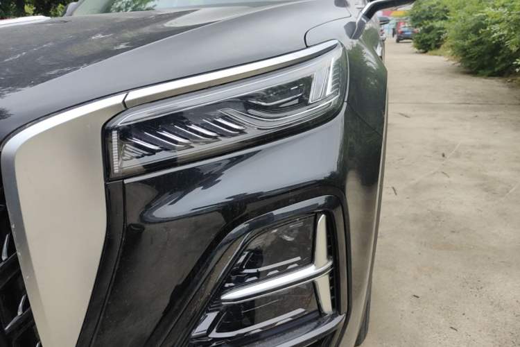 Used Hongqi HS5 2026 Model 2.0T Two-Wheel Drive Qi Xiang Pro Edition Left Front Headlight