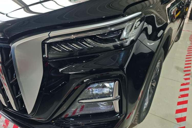 Used Hongqi HS5 2026 Model 2.0T Two-Wheel Drive Qi Yun Pro Edition Left Front Headlight