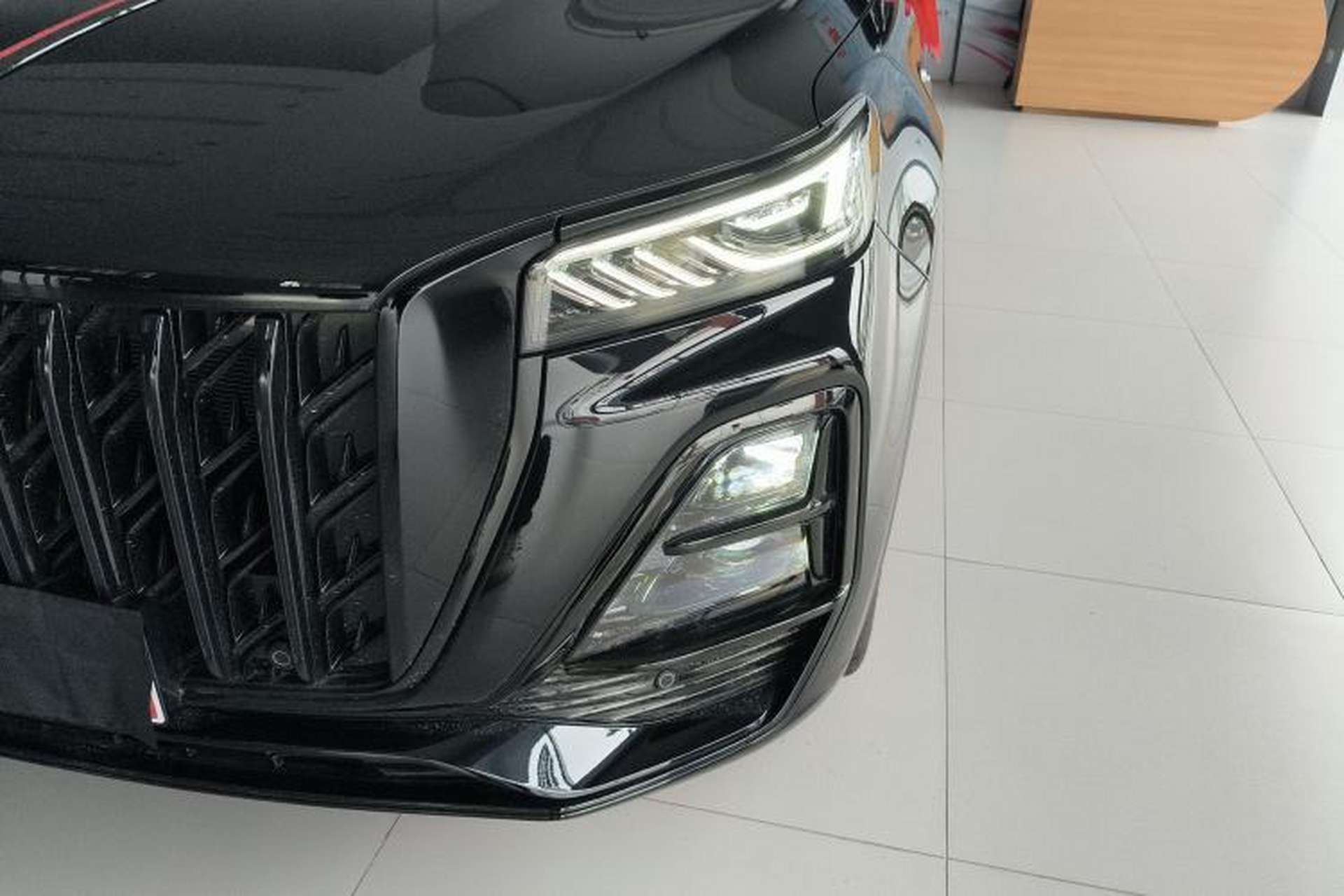 Used Hongqi HS5 2026 Model 2.0T Two-Wheel Drive Xuan Ying Edition Left Front Headlight