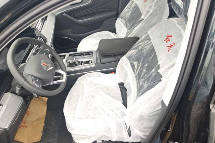 Used Hongqi HS5 2026 Model 2.0T Two-Wheel Drive Qi Xiang Pro Edition Left Front Seat