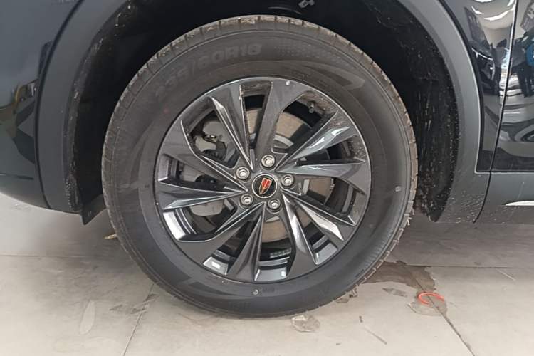 Used Hongqi HS5 2026 Model 2.0T Two-Wheel Drive Qi Xiang Pro Edition Left Front Wheel Hub