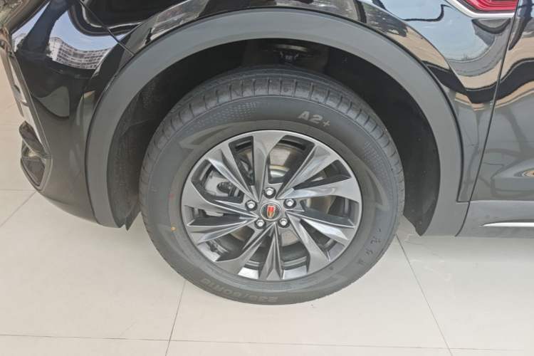 Used Hongqi HS5 2026 Model 2.0T Two-Wheel Drive Qi Yun Pro Edition Left Front Wheel Hub